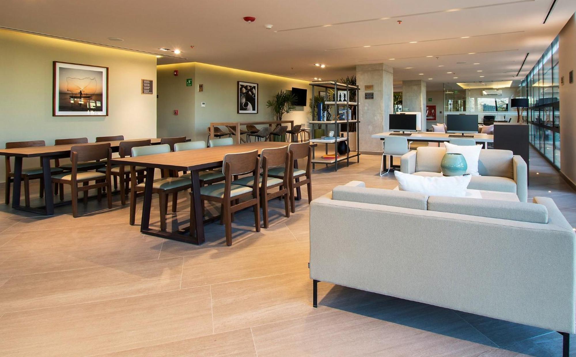 Staybridge Suites - Guadalajara Novena By Ihg Exterior foto