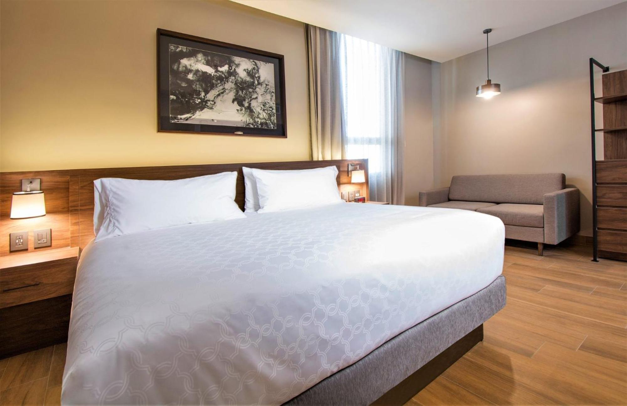 Staybridge Suites - Guadalajara Novena By Ihg Exterior foto