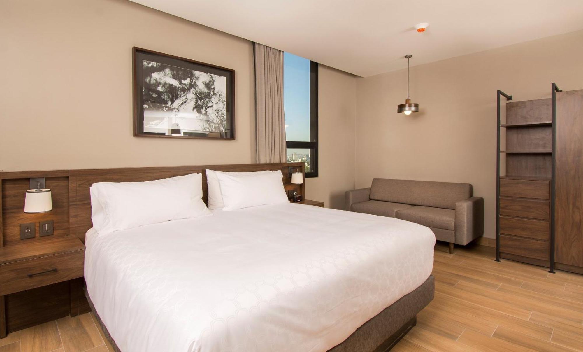 Staybridge Suites - Guadalajara Novena By Ihg Exterior foto