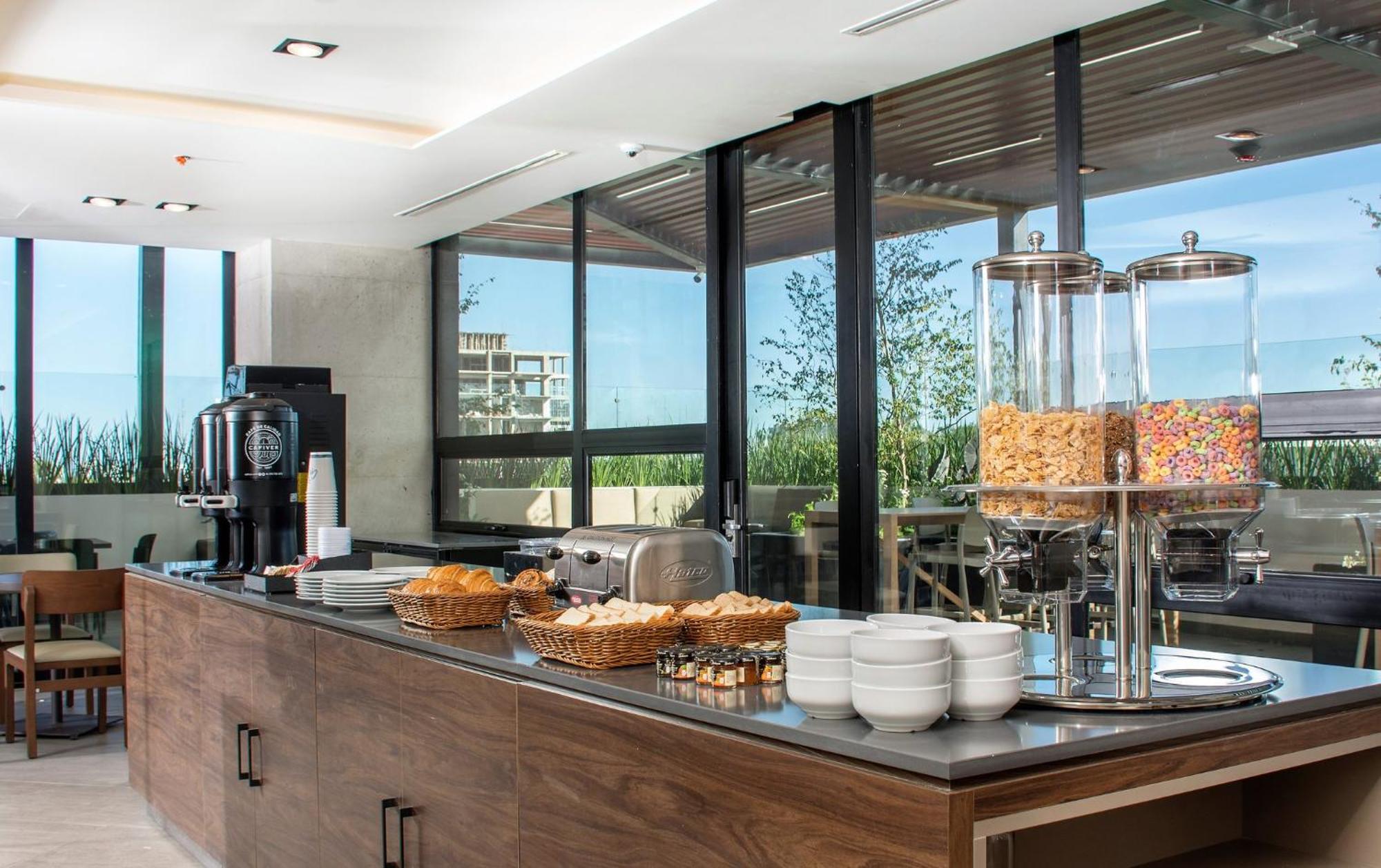 Staybridge Suites - Guadalajara Novena By Ihg Exterior foto