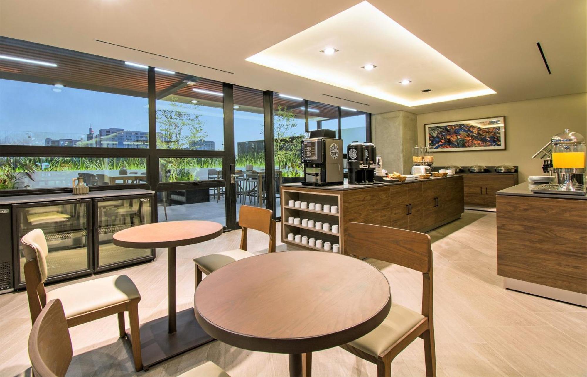 Staybridge Suites - Guadalajara Novena By Ihg Exterior foto